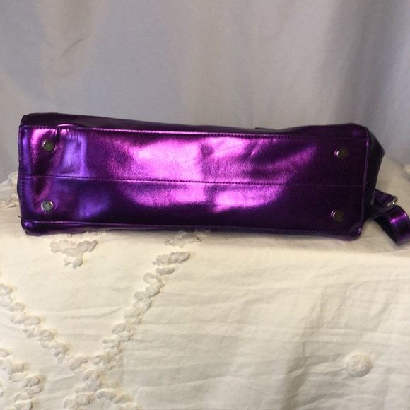 YOUNIQUE shiny purple metallic cosmetic make up representative tote bag. - Picture 9 of 11